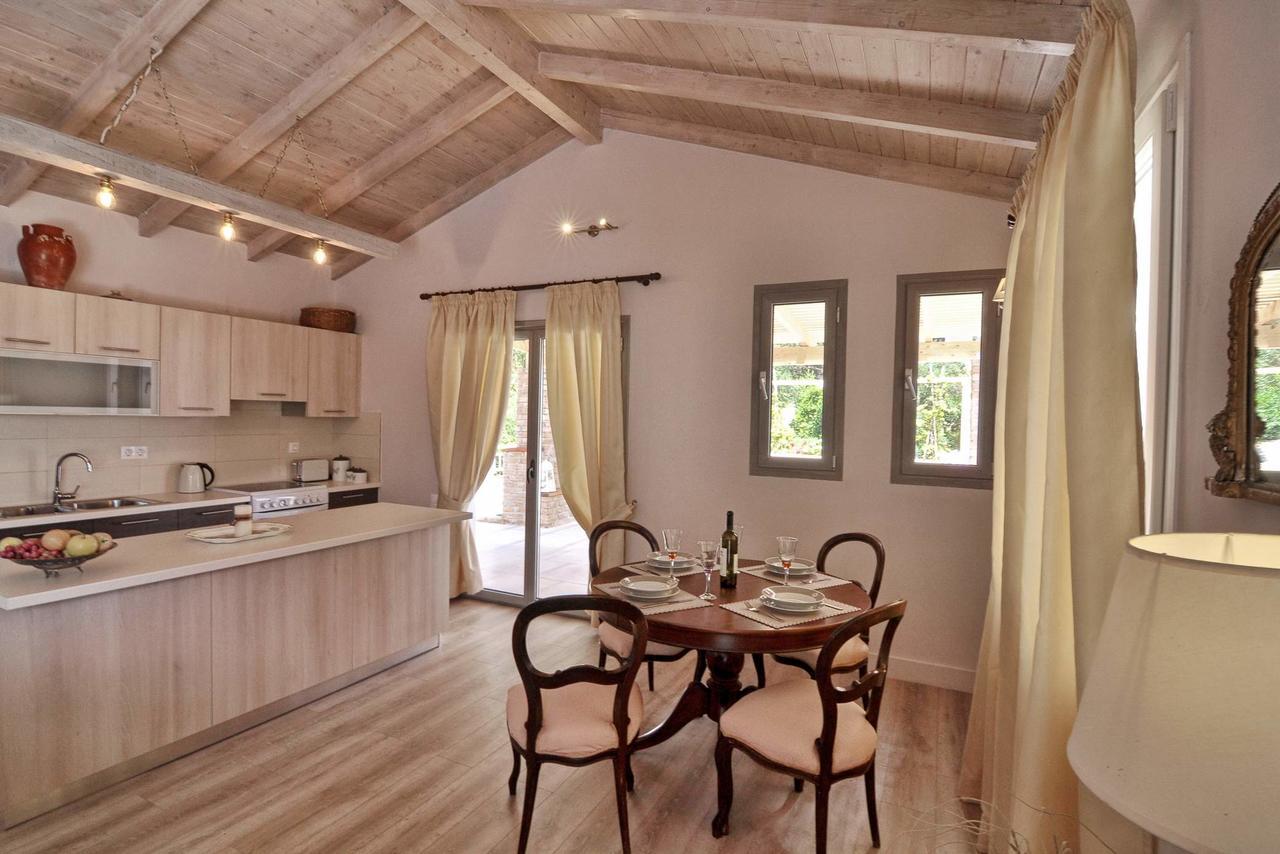 Veroniki Penthouse Deluxe Apartment Agios Ioannis Peristerion 외부 사진